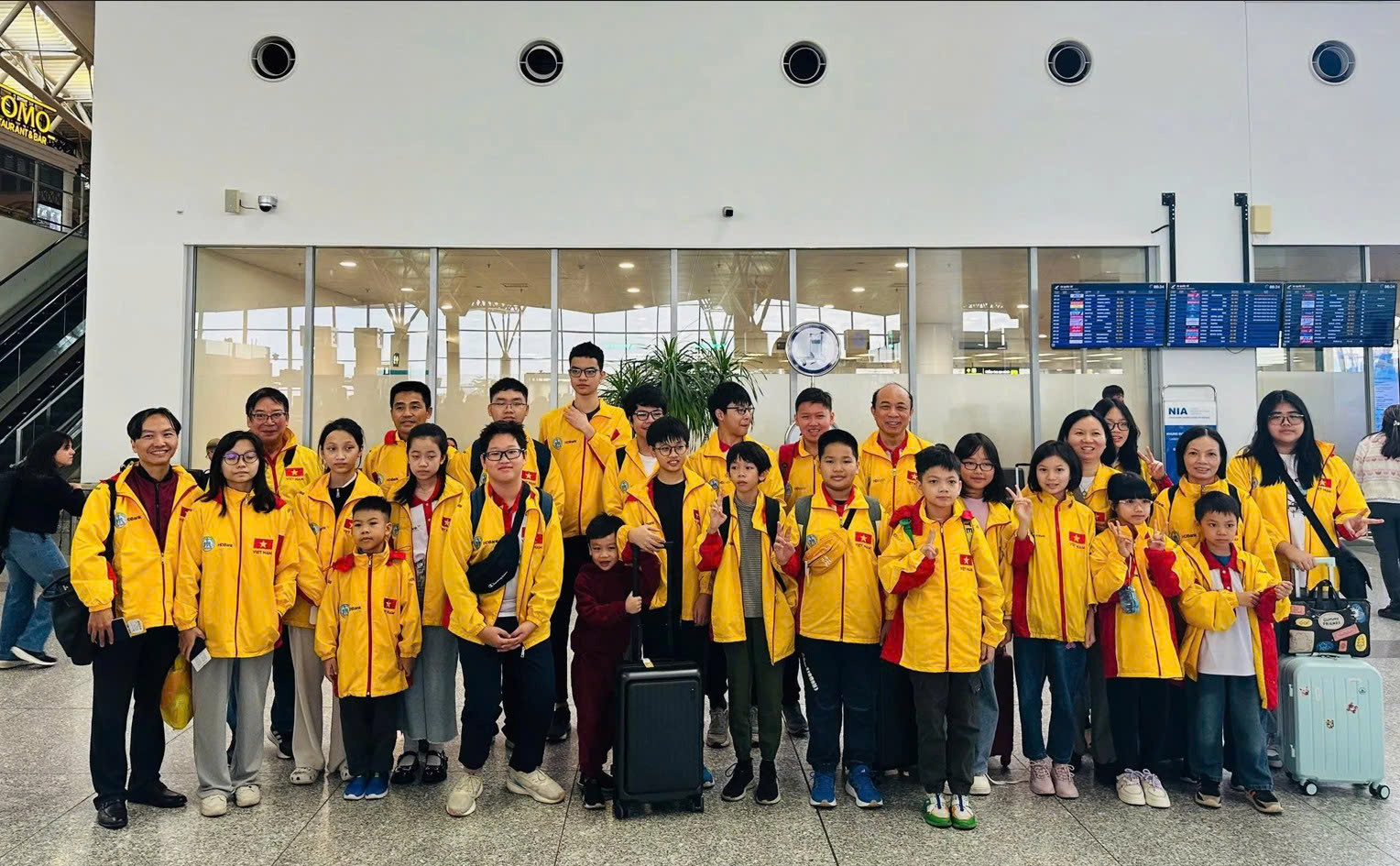 Student Vu Thanh An (First row, far right) and the Vietnam Chess Team participating in the 27th Asian Youth Chess Championship – 2025.Student Vu Thanh An (First row, far right) and the Vietnam Chess Team participating in the 27th Asian Youth Chess Championship – 2025.Student Vu Thanh An (First row, far right) and the Vietnam Chess Team participating in the 27th Asian Youth Chess Championship – 2025.